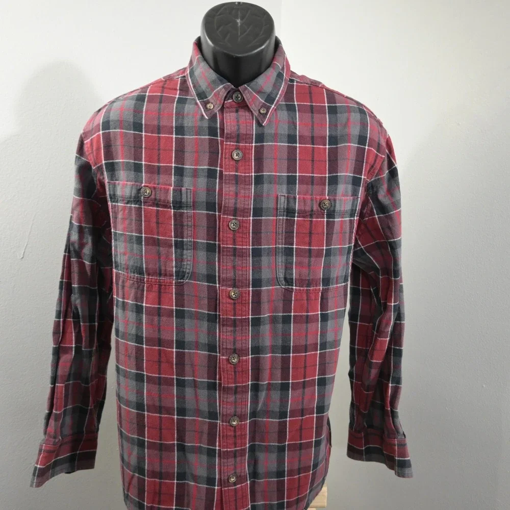 Duluth Trading Co Button Up Shirt Mens M Red Gray Plaid Flannel Long Sleeve